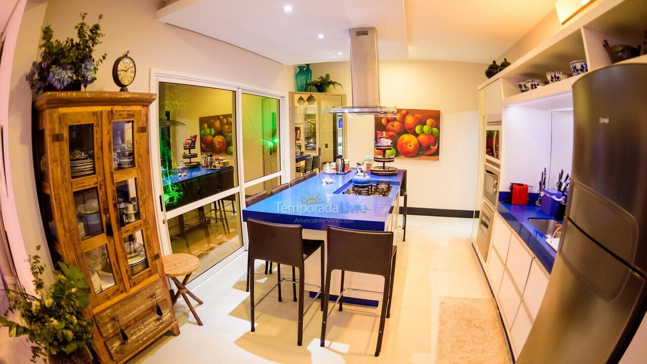 Casa para aluguel de temporada em Florianopolis (Daniela)