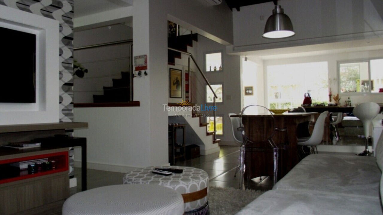 House for vacation rental in Florianopolis (Jurerê Internacional)