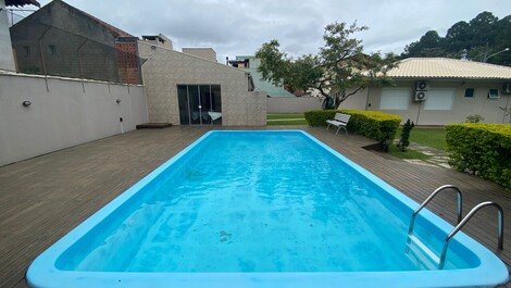 La mejor casa en Canasvieiras, muebles de diseño, piscina y piscina.