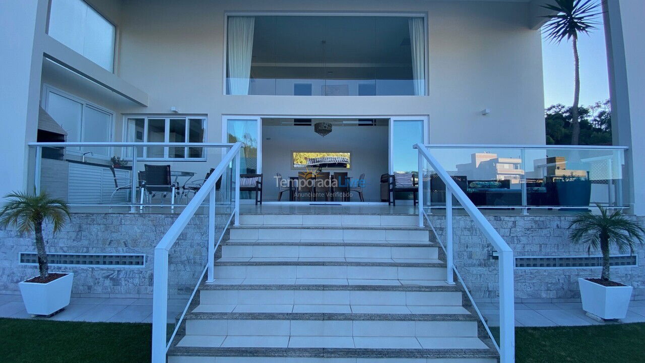 House for vacation rental in Florianopolis (Canasvieiras)