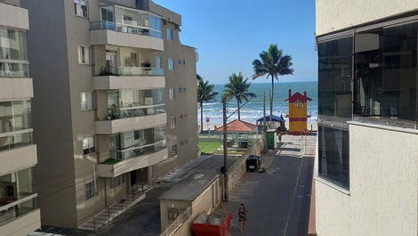 Apartment half beach side to the sea