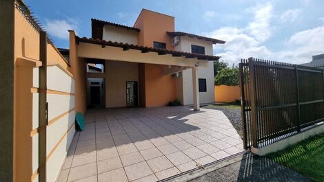 Casa para alugar em São Francisco do Sul - Prainha