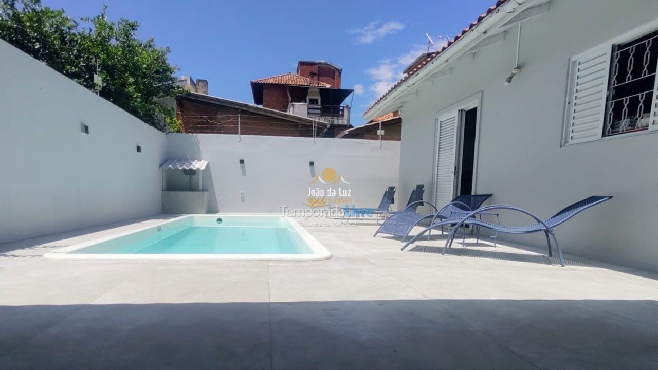 House for vacation rental in Florianopolis (Canasvieiras)