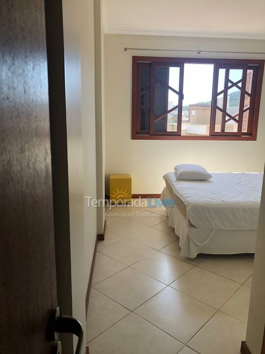 Apartment for vacation rental in Bombinhas (Praia de Bombinhas)