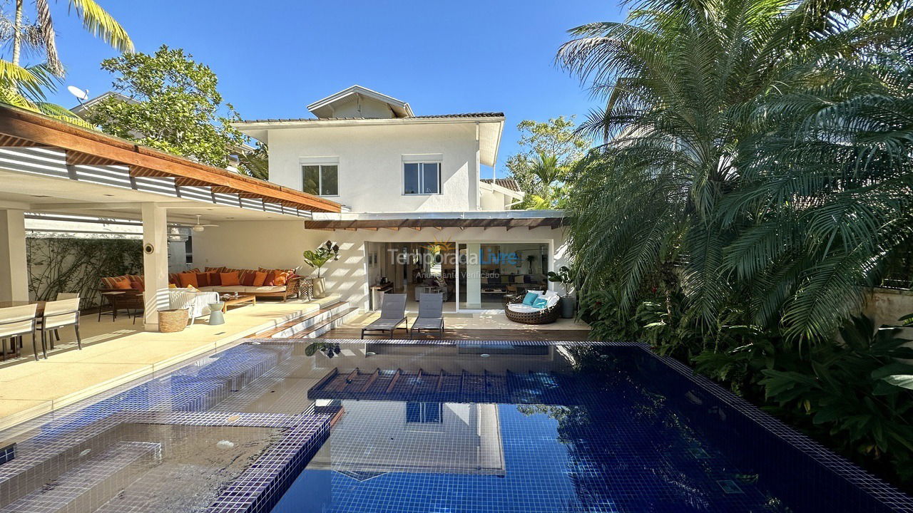 Casa para aluguel de temporada em São Sebastião (Praia da Baleia)