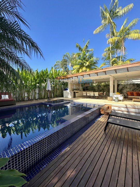 Casa para aluguel de temporada em São Sebastião (Praia da Baleia)