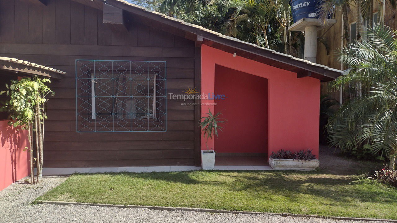 Casa para aluguel de temporada em Porto Belo (Centro)