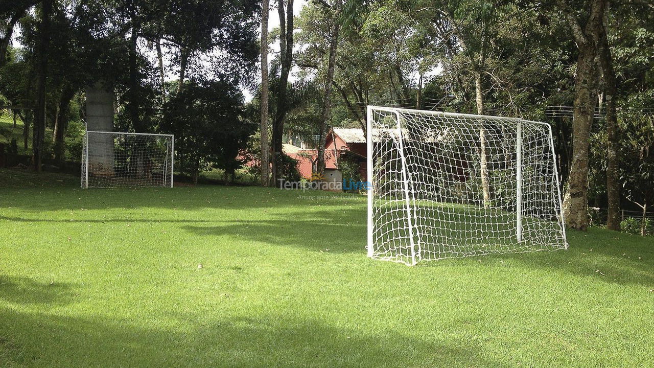 Granja para alquiler de vacaciones em Atibaia (Portão)