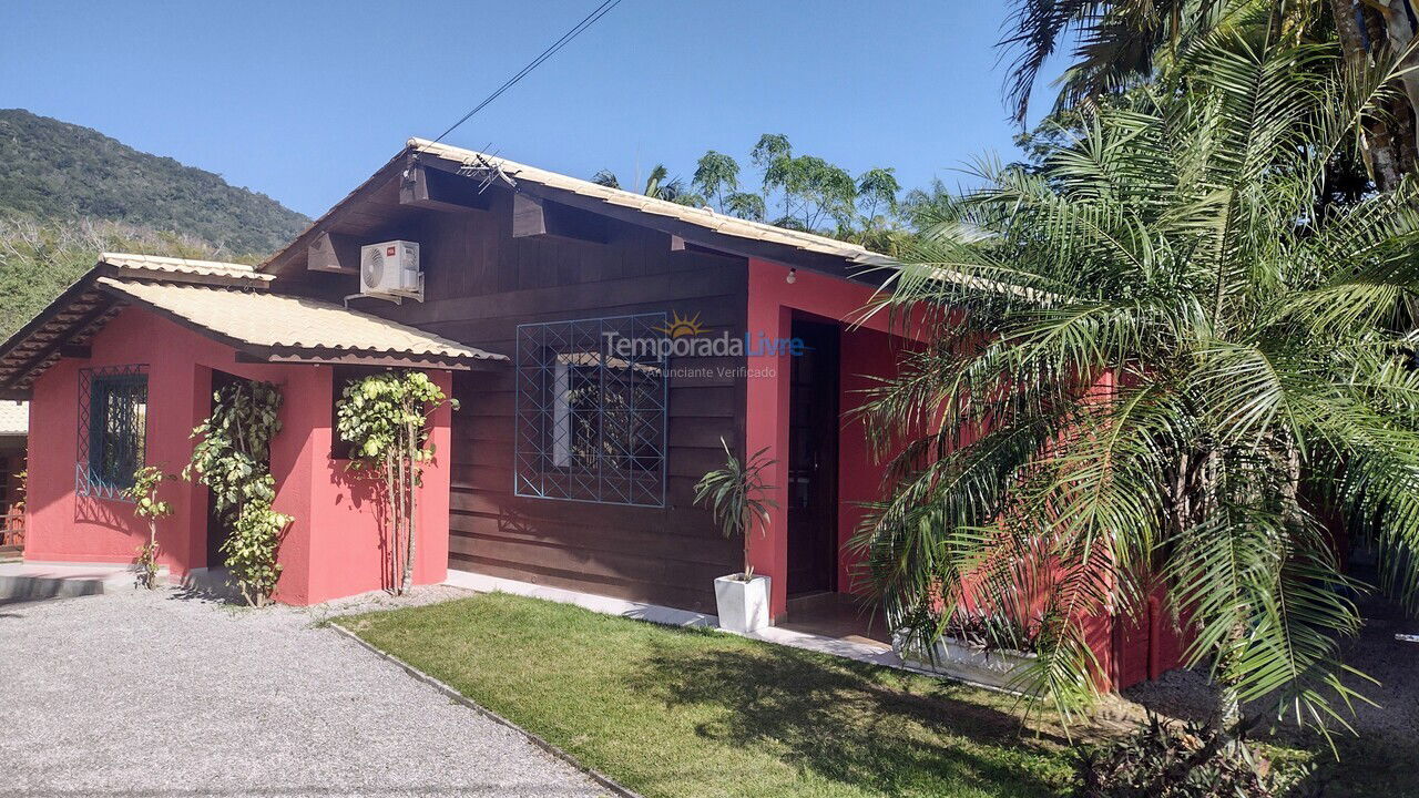 Casa para aluguel de temporada em Porto Belo (Centro)