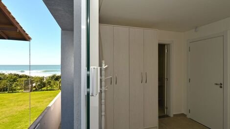 Apartment for 7 people, located on Mariscal beach.