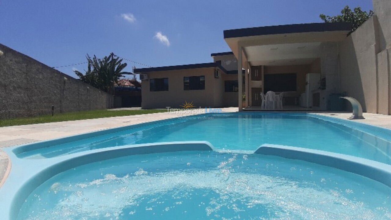 Casa para aluguel de temporada em Maricá (Centro)