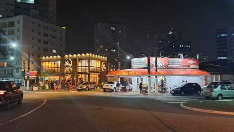 Diversão noturna - bares e restaurantes