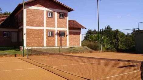Casa principal - quadra de tênis