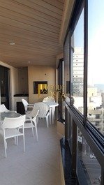 Belíssimo Apartamento com 03 Dormitórios em Meia Praia - Itapema/SC