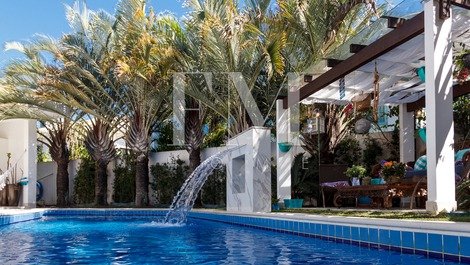 Luxury Tropical House in Jurerê Internacional
