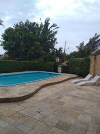 House 4 Bedrooms with Swimming Pool, Pool Table and Barbecue!