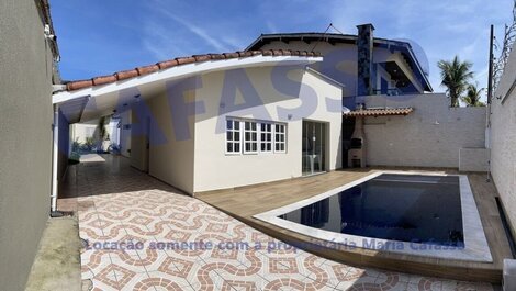 FOOT IN THE SAND HOUSE WITH SWIMMING POOL 10 m from GUARUJÁ COVE