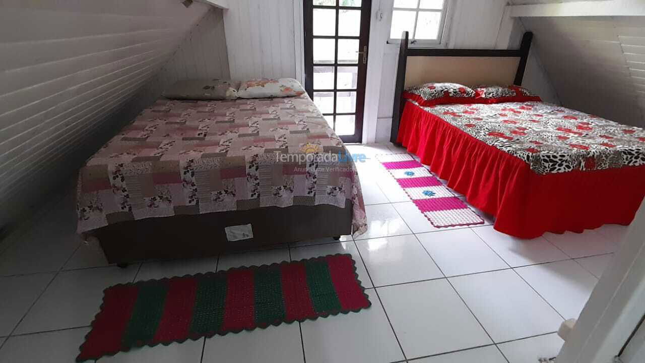 Casa para aluguel de temporada em Palhoça (Maciambu)