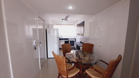 Guarujá Pitangueiras, 3d, 2 places, 6 people, air cond, 150 m to the beach