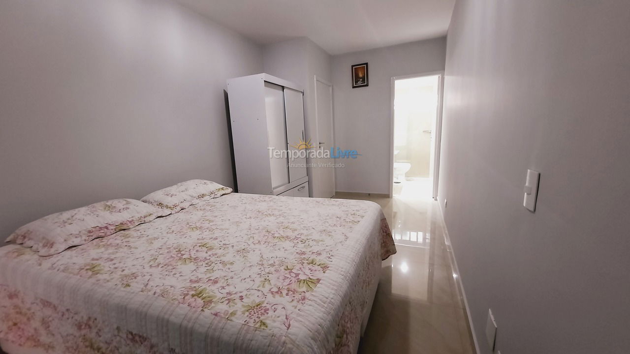 Apartamento para aluguel de temporada em Guarujá (Pitangueiras)