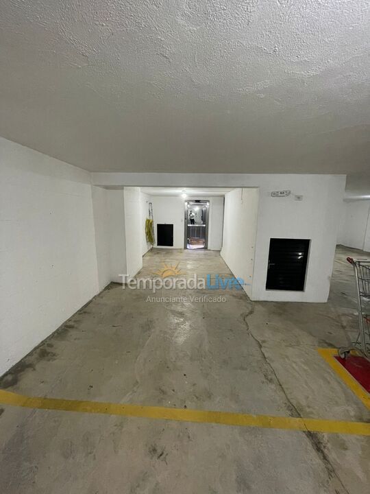 Apartamento para aluguel de temporada em Itapema (Meia Praia)