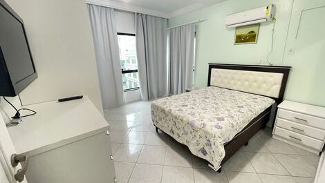 3 bedrooms, 1 suite, sea court!