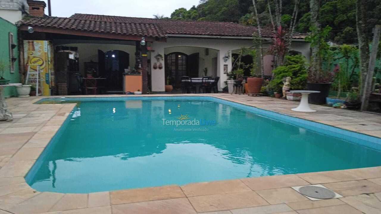 Casa para alquiler de vacaciones em Guarujá (Praia do Pernambuco)