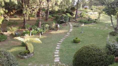 Campos do Jordao Casa con enorme Jardín con Casa del Árbol, Barbacoa y lago