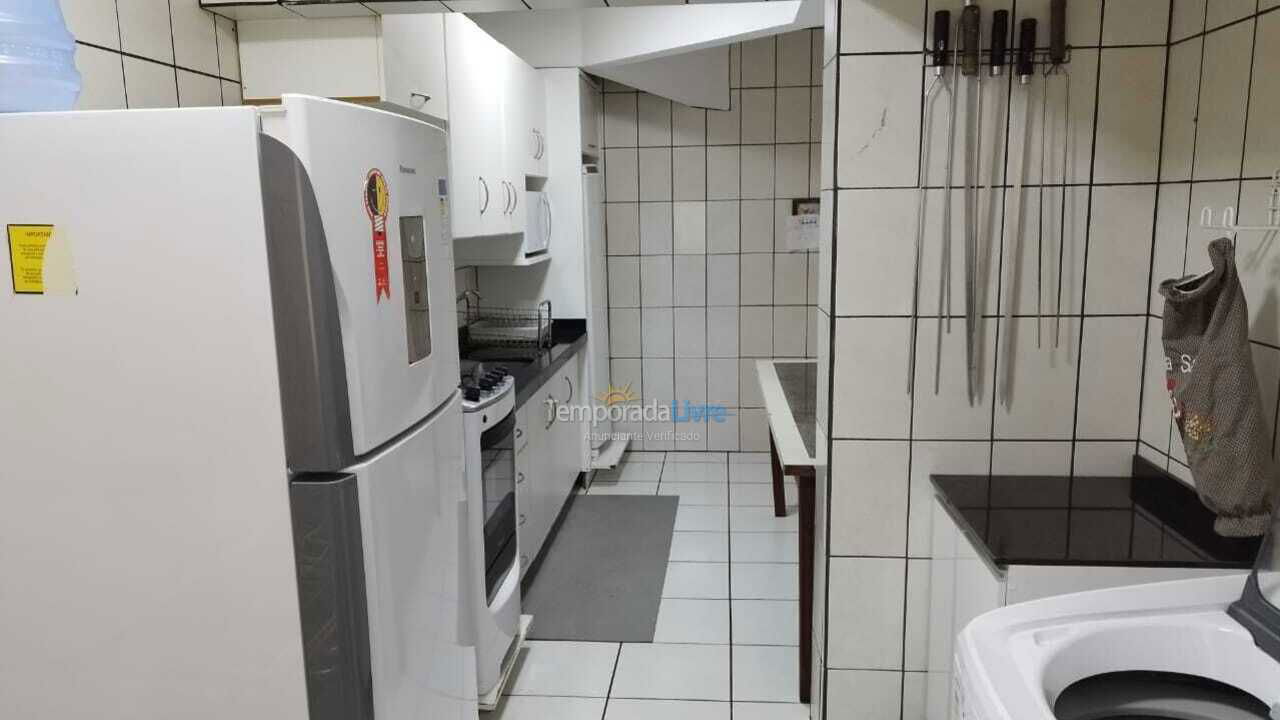 Apartamento para aluguel de temporada em Itapema (Meia Praia)