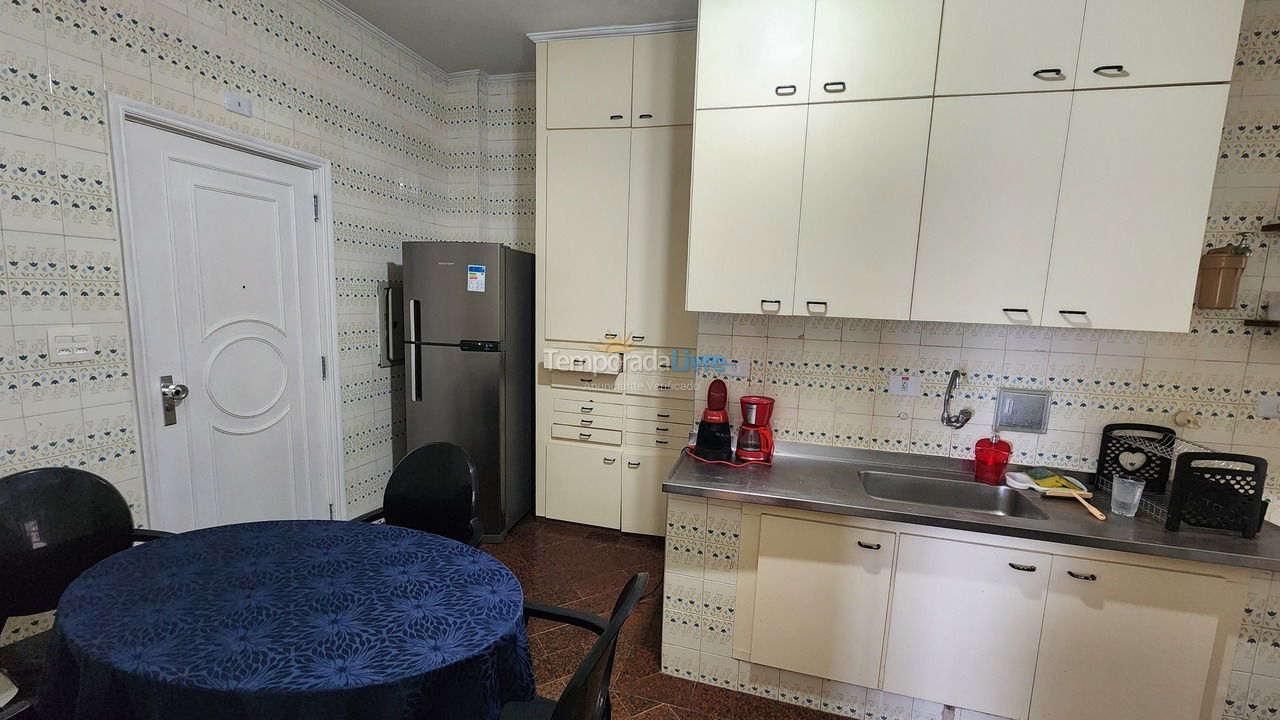 Apartamento para aluguel de temporada em Guarujá (Pitangueiras)