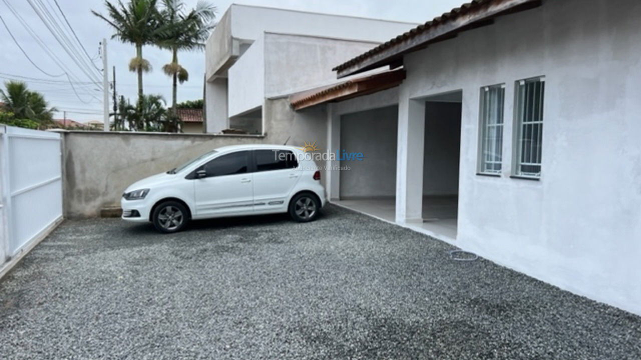 Casa para aluguel de temporada em São Francisco do Sul (Enseada)