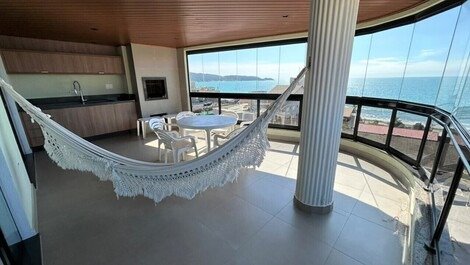 3 bedroom apartment with sea view on Bombas/Bombinhas beach