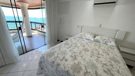 Apartamento 3 dormitórios com vista mar na praia de Bombas/Bombinhas