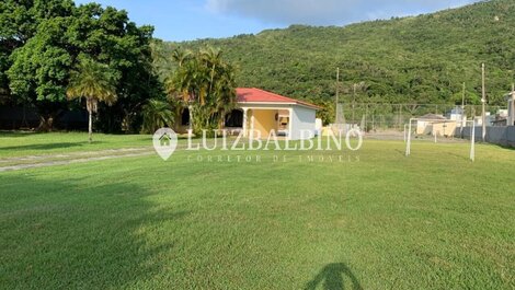 HOUSE WITH POOL FOR 17 PEOPLE