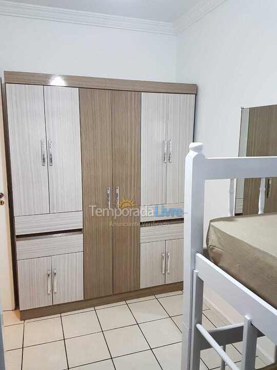 Apartamento para aluguel de temporada em Itapema (Meia Praia)