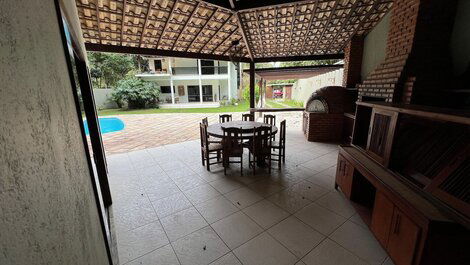 Large detached house with 5/4 private in Arraial