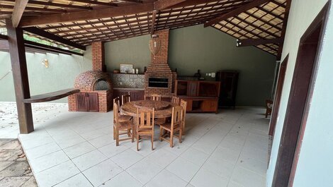 Large detached house with 5/4 private in Arraial