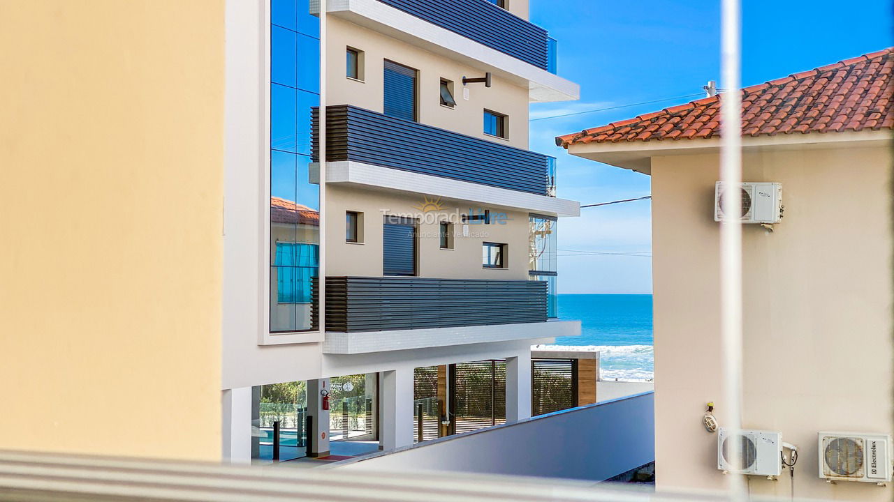Apartamento para aluguel de temporada em Governador Celso Ramos (Praia de Palmas)