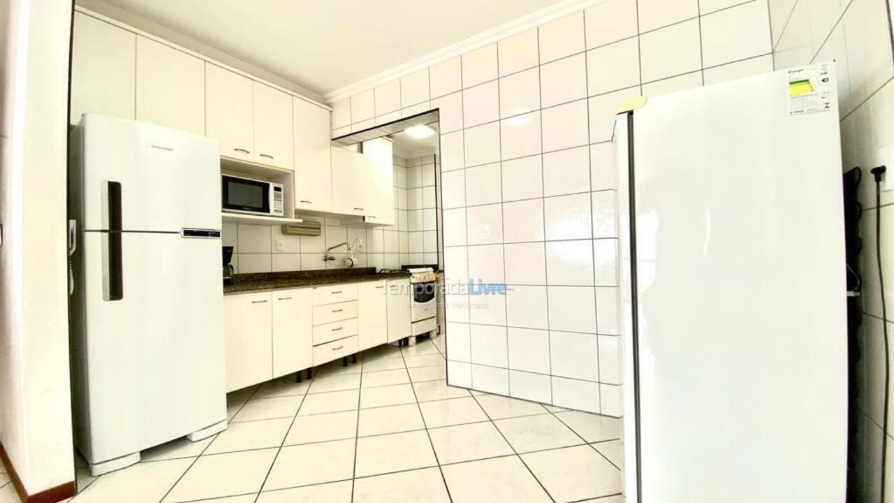 Apartamento para aluguel de temporada em Bombinhas (Praia de Bombas)