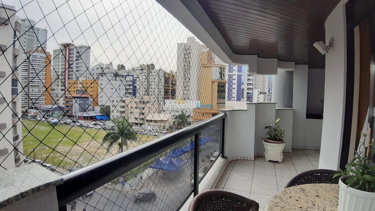 Apartamento para aluguel de temporada em Itapema (Meia Praia)