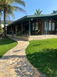 COUNTRY HOUSE ON THE BEACH - GREAT FOR FAMILIES - Lots of security