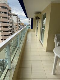 Apartamento de alto estándar con vista al mar.