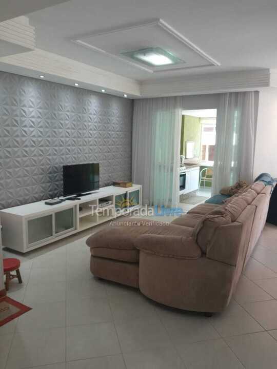 Apartment for vacation rental in Itapema (Meia Praia)