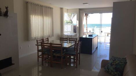 APARTAMENTO DE TEMPORADA FRENTE AL MAR, PEREQUE - PORTO BELO SC