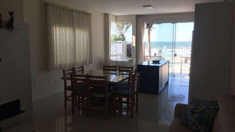 APARTAMENTO DE TEMPORADA FRENTE AL MAR, PEREQUE - PORTO BELO SC
