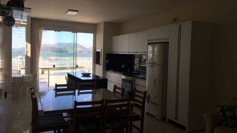 APARTAMENTO DE TEMPORADA FRENTE AL MAR, PEREQUE - PORTO BELO SC