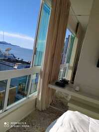 SEA FRONT APARTMENT, HALF BEACH - ITAPEMA SC