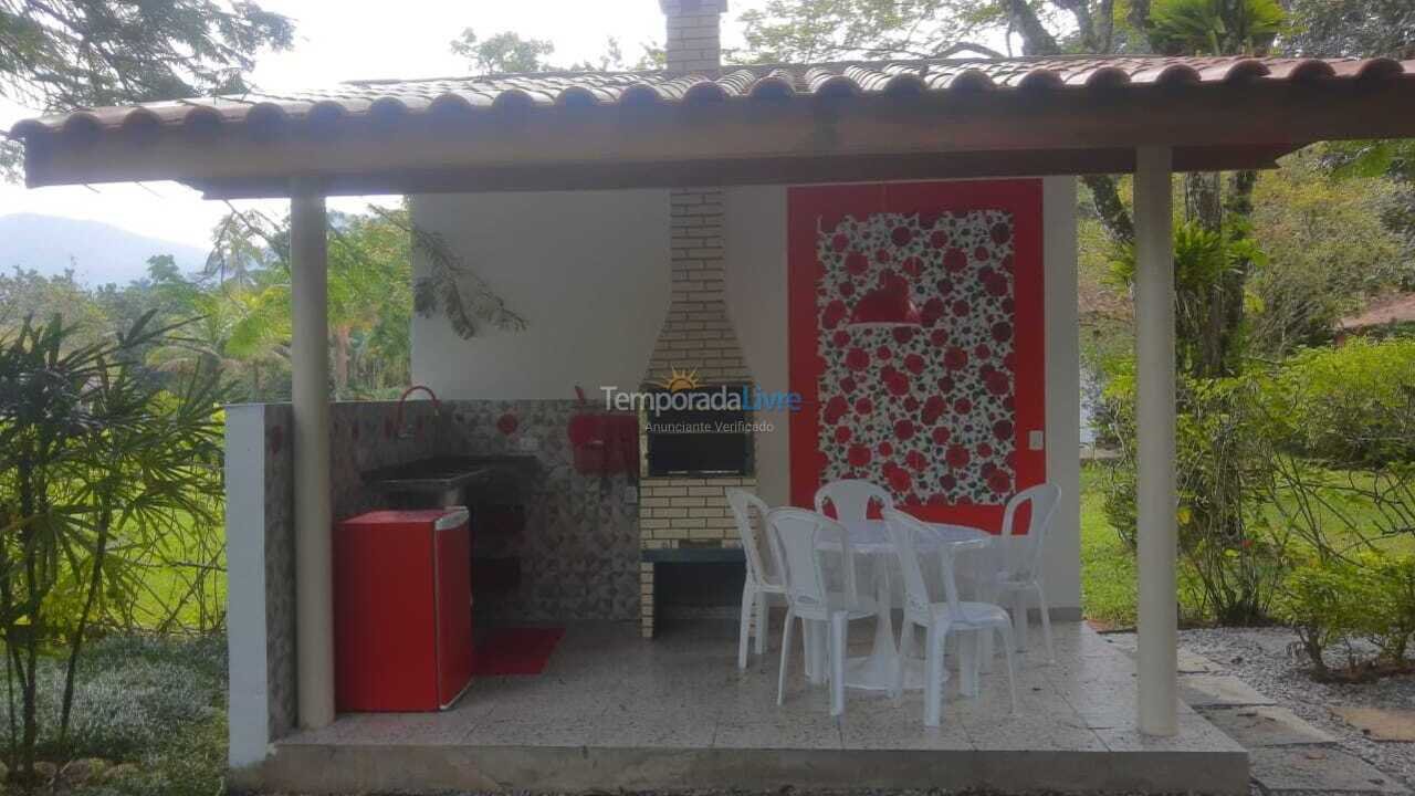 Casa para aluguel de temporada em Ubatuba (Santa Rita)