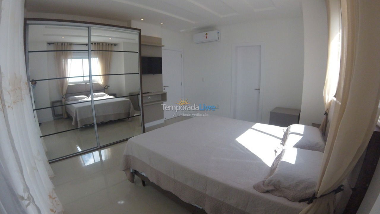 Apartment for vacation rental in Itapema (Meia Praia)