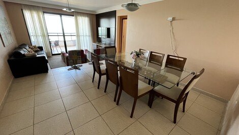 Facing the beach, apartment 3 bedrooms, suite and balcony with full view!